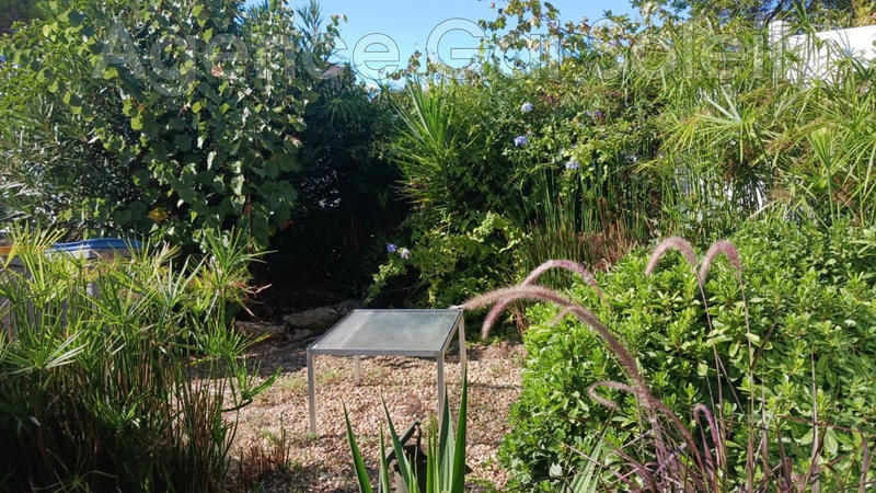 Villa - 100 m² - 5 pièces