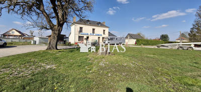 Maison - 200 m² - 3 pièces