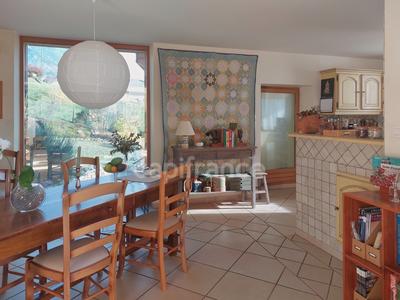 Propriété - 180 m² - 6 pièces