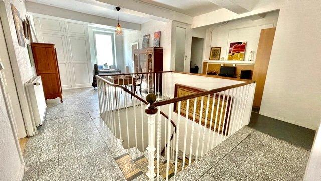 Maison - 280 m² - 6 pièces