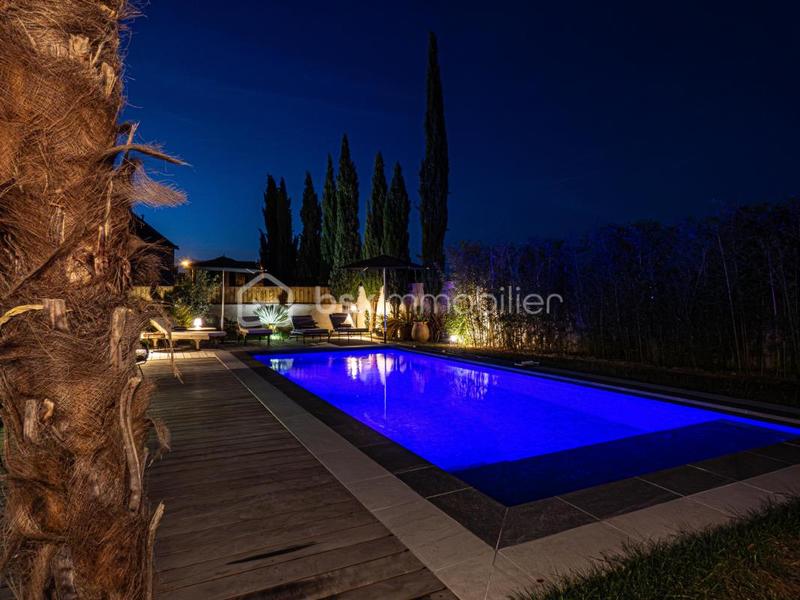 Maison de ville - 380 m² - 7 pièces