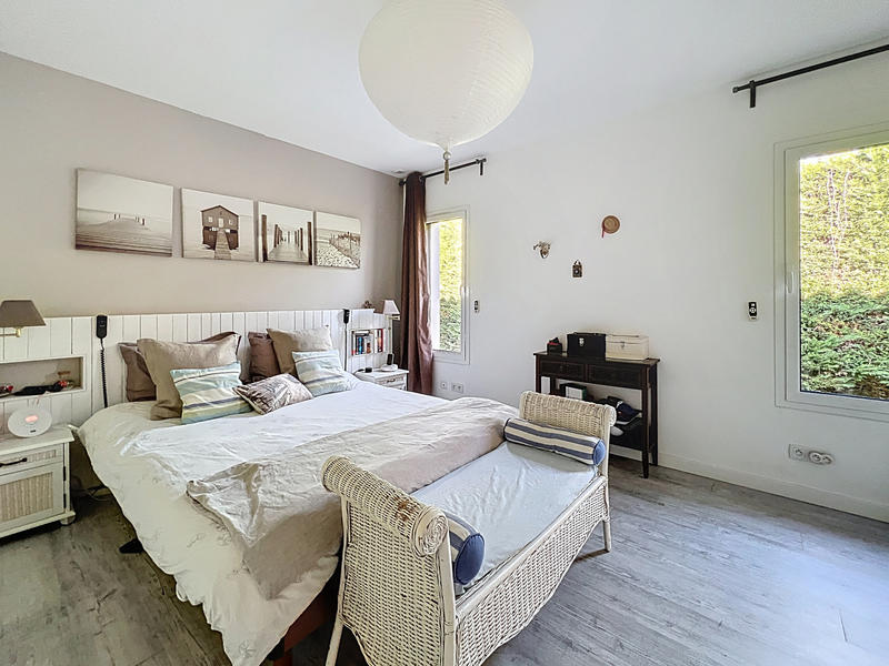 Maison - 222 m² - 6 pièces