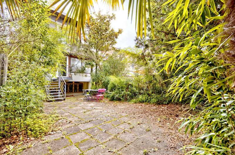 Maison - 255 m² - 10 pièces