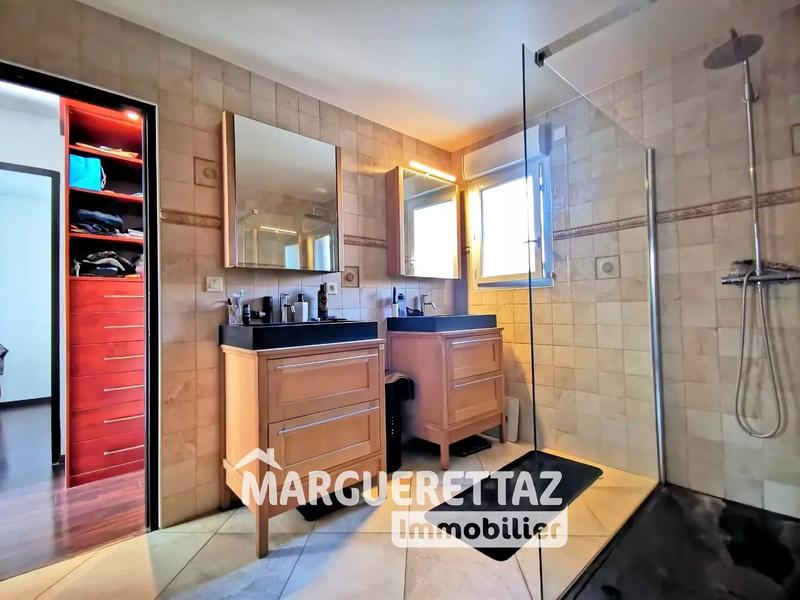 Villa - 352 m² - 10 pièces