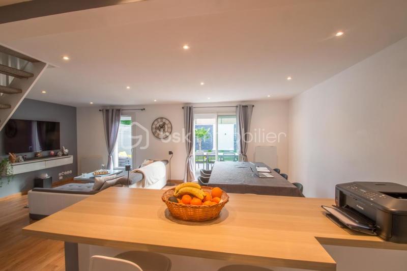 Maison - 94 m² - 6 pièces