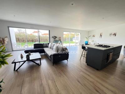 Maison - 150 m² - 5 pièces