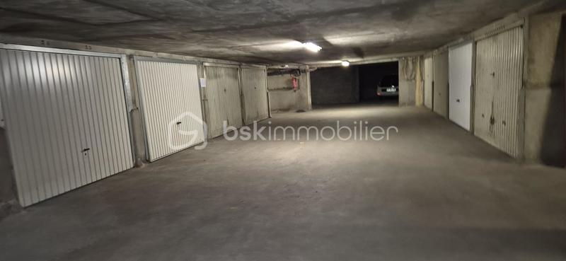 Parking / Garage - 24 m²