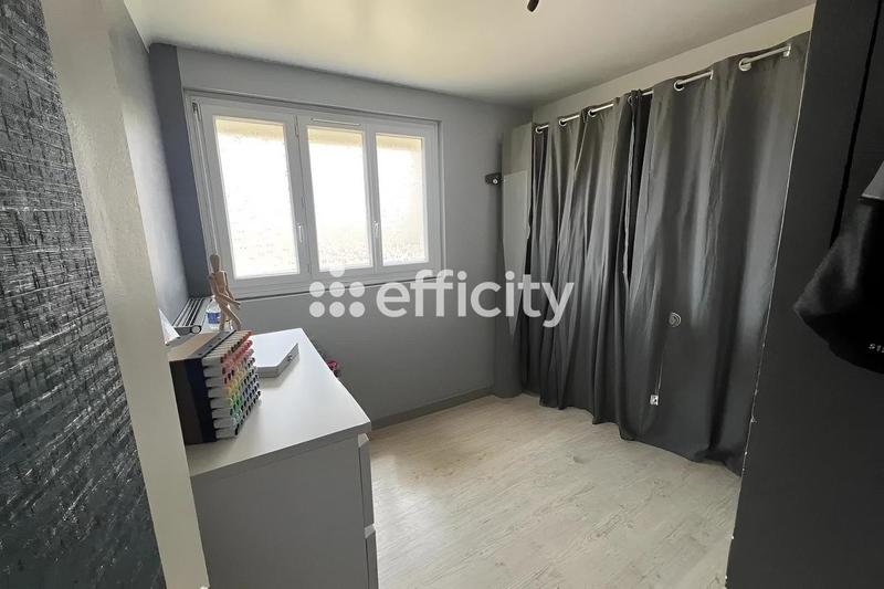 Maison - 182 m² - 7 pièces