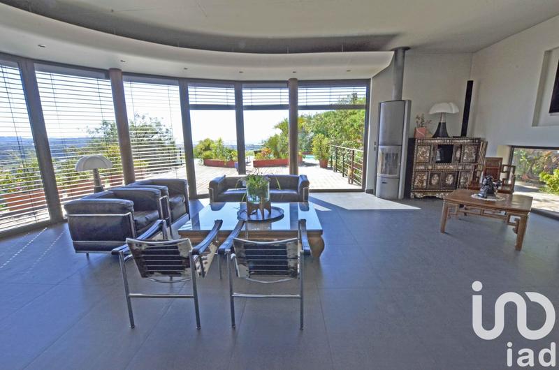 Maison de maîtres - 300 m² - 8 pièces