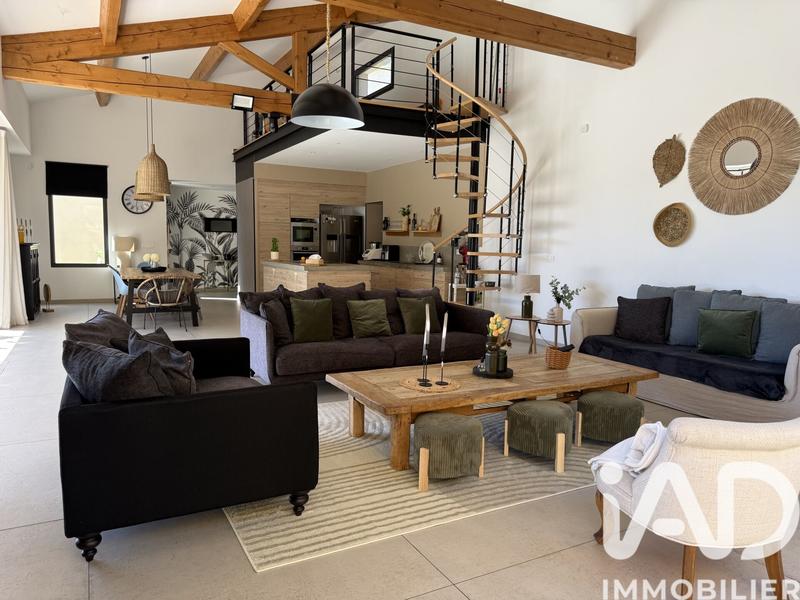 Maison - 185 m² - 5 pièces