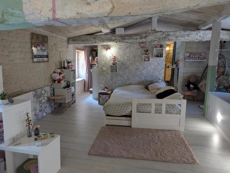 Maison - 330 m² - 6 pièces