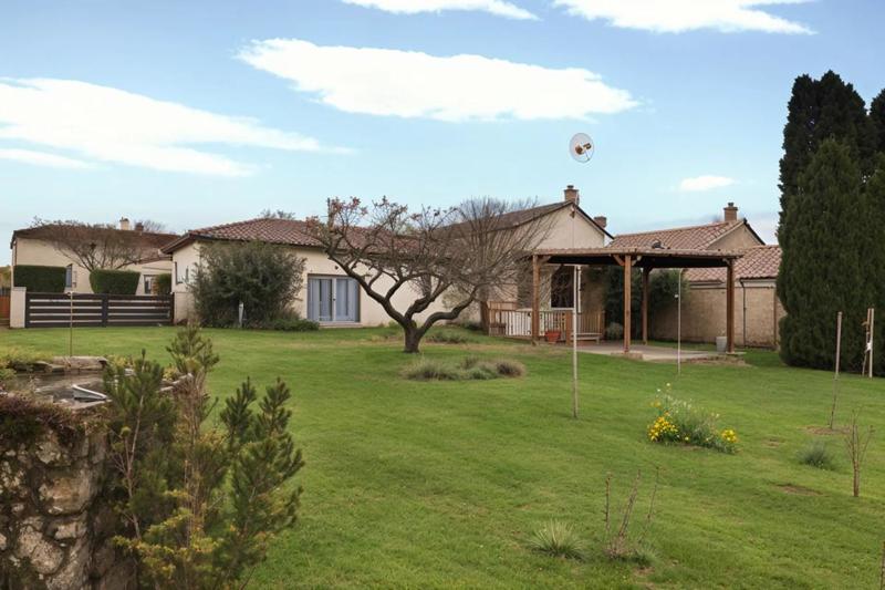 Maison - 200 m² - 8 pièces