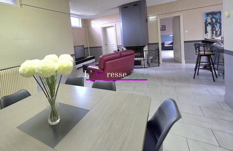 Maison - 290 m² - 10 pièces