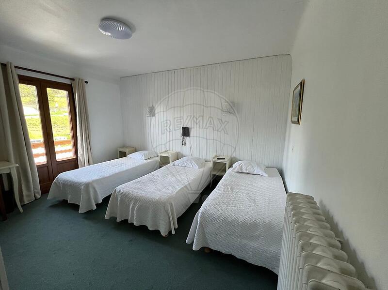 Appartement - 1 800 m² - 25 pièces