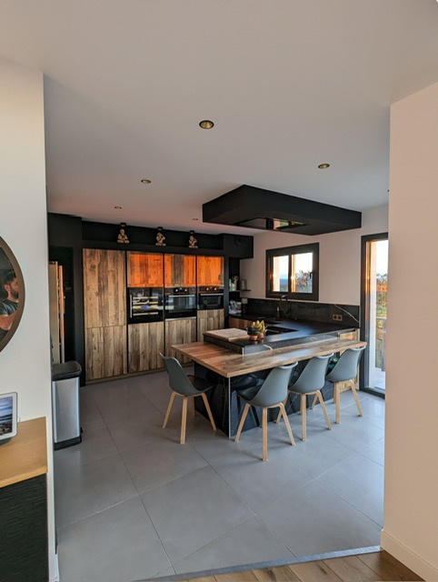 Maison - 258 m² - 6 pièces