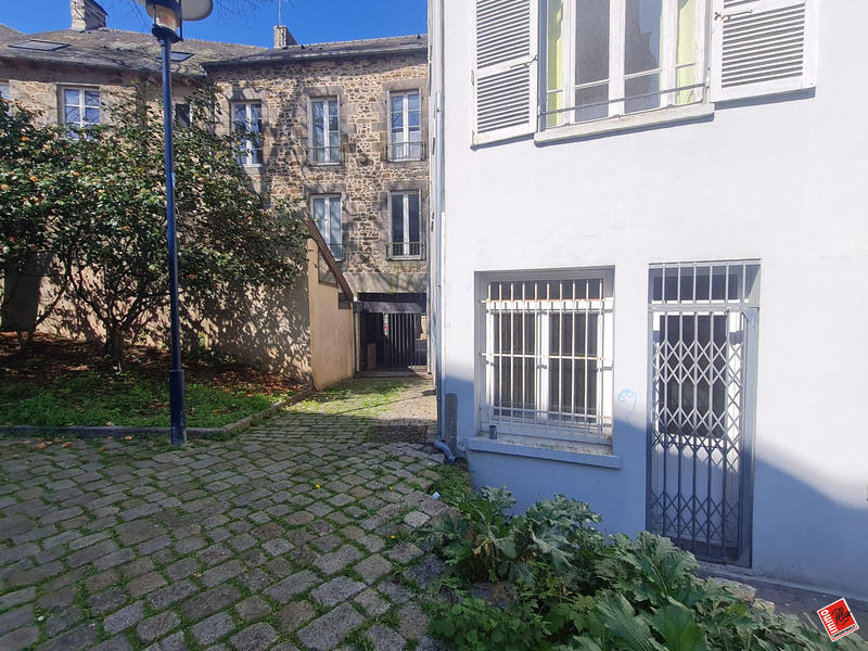 Local commercial - 75 m² - 4 pièces