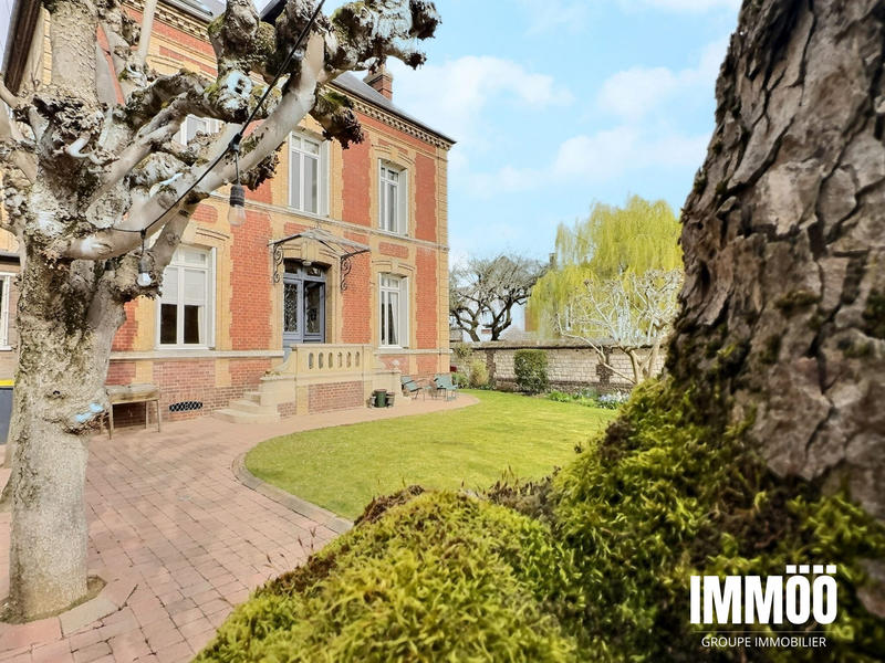 Maison - 188 m² - 9 pièces