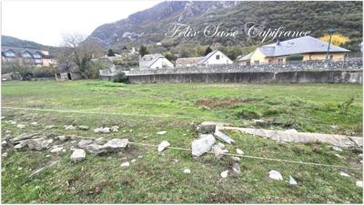 Terrain constructible - 900 m²
