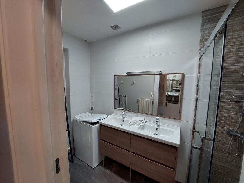 Maison - 221 m² - 8 pièces