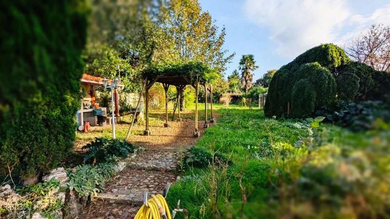 Maison - 207 m² - 10 pièces