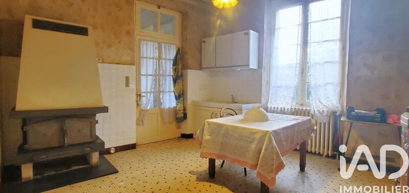 Maison - 209 m² - 9 pièces