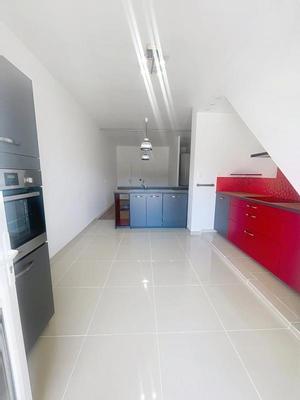 Maison - 216 m² - 8 pièces