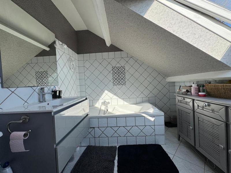 Maison - 139 m² - 7 pièces