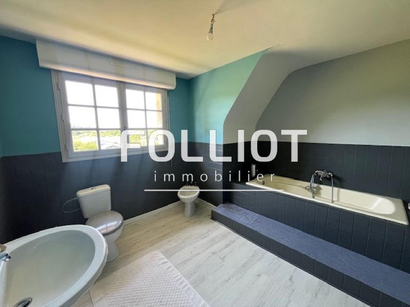 Maison - 177 m² - 7 pièces