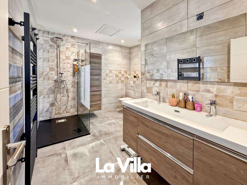 Maison - 122 m² - 5 pièces