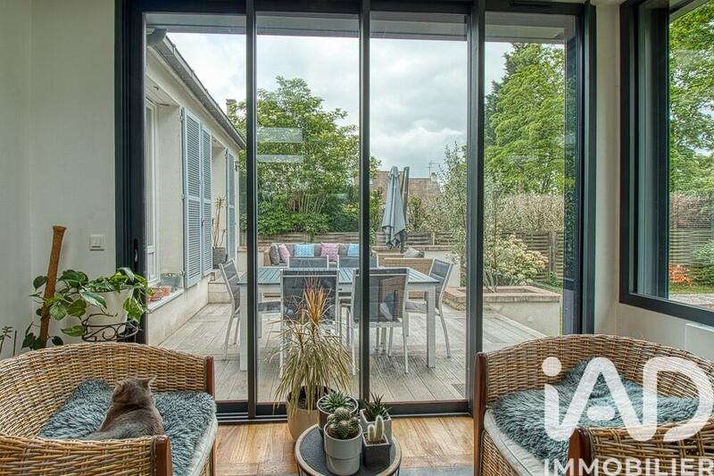 Maison - 218 m² - 9 pièces