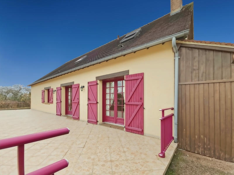 Maison - 204 m² - 9 pièces