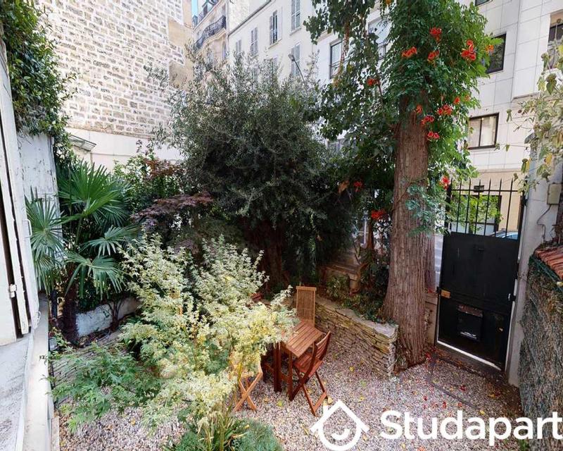 Chambre - 250 m² - 1 pièce