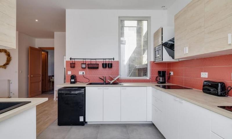 Maison - 350 m² - 15 pièces