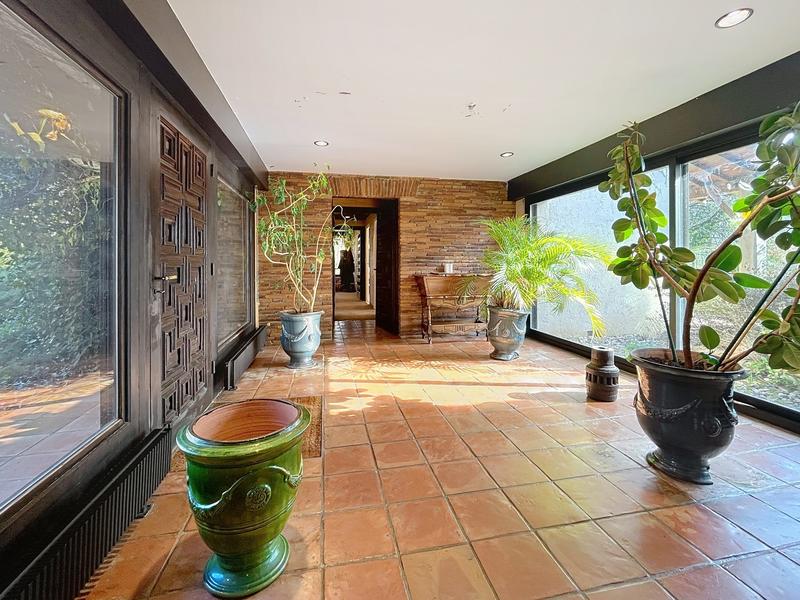 Maison - 320 m² - 12 pièces