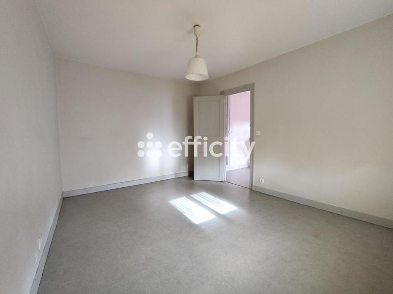 Maison - 194 m² - 8 pièces