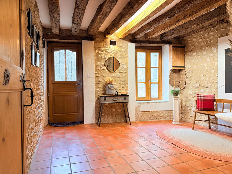 Maison - 238 m² - 9 pièces