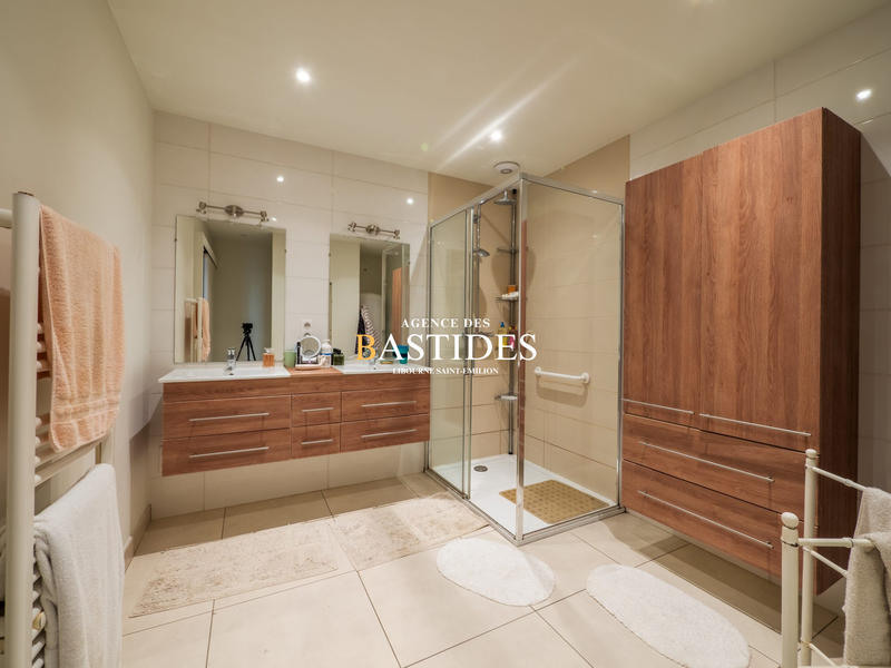 Maison ancienne - 229 m² - 7 pièces