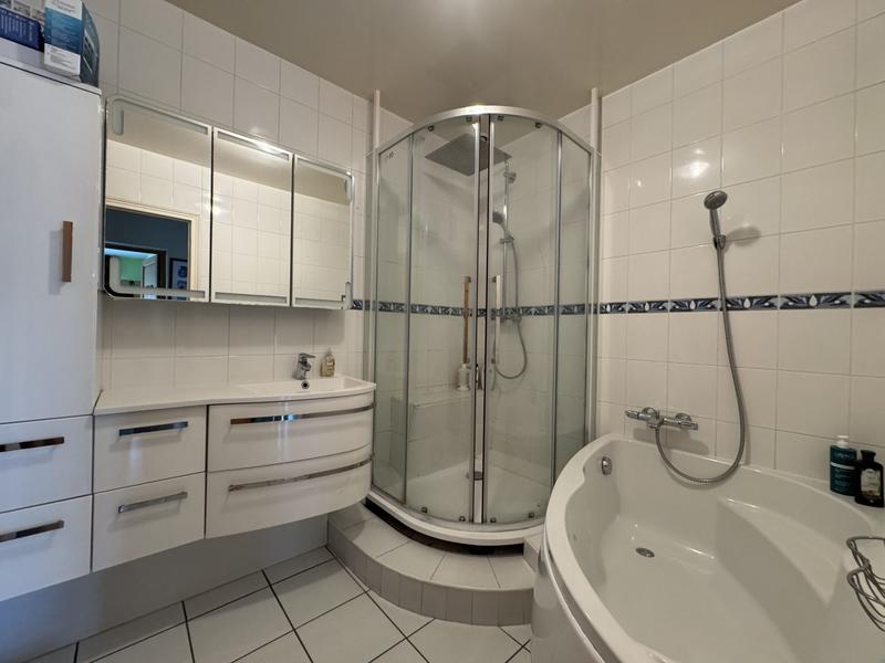 Maison - 195 m² - 8 pièces