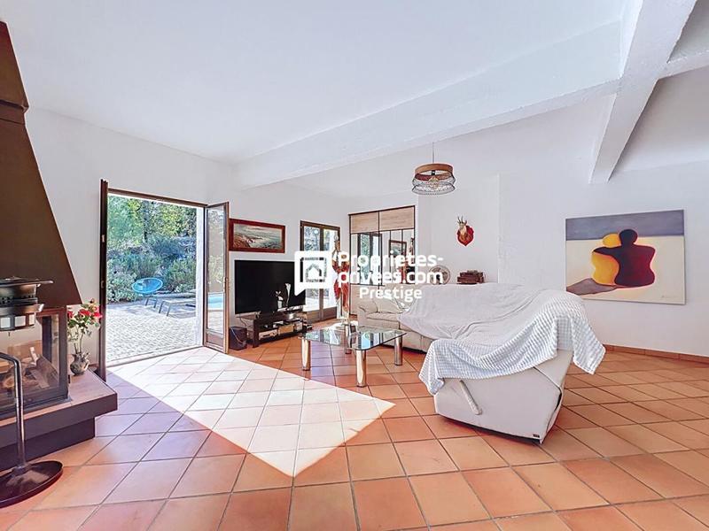 Maison - 185 m² - 5 pièces