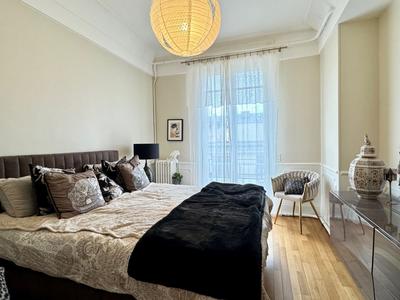 Appartement - 156 m² - 6 pièces