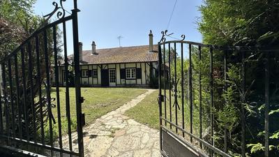 Maison - 210 m² - 8 pièces