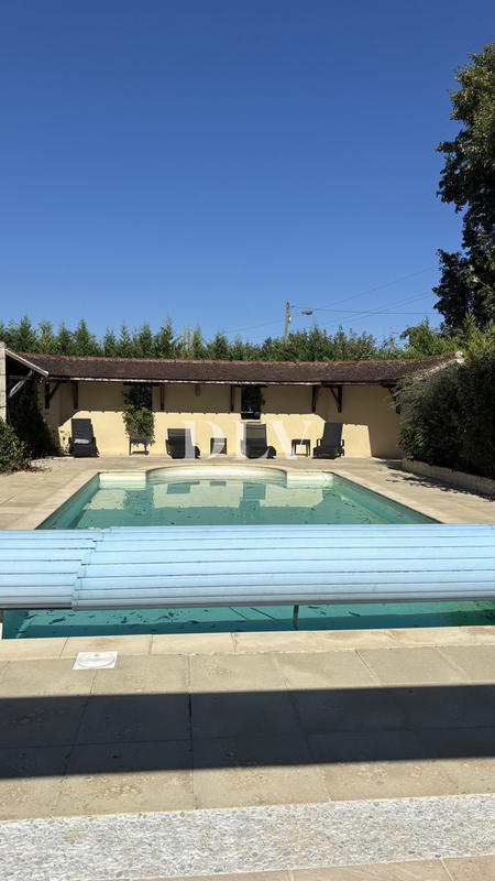 Maison - 214 m² - 8 pièces