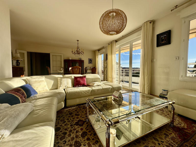 Appartement - 101 m² - 5 pièces