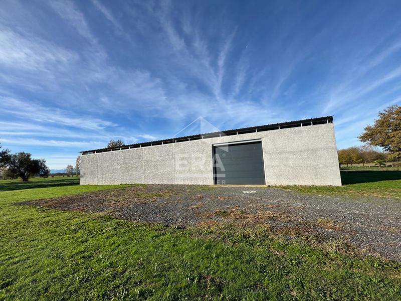 Maison - 720 m² - 8 pièces