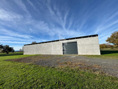 Maison - 720 m² - 8 pièces