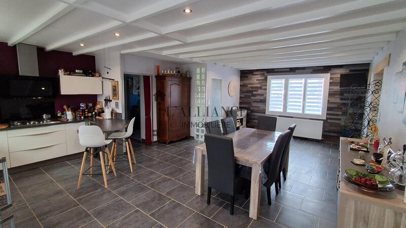 Maison - 140 m² - 5 pièces