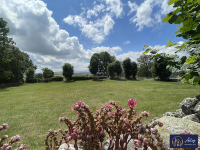 Maison - 180 m² - 5 pièces