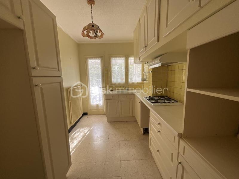 Maison - 180 m² - 8 pièces