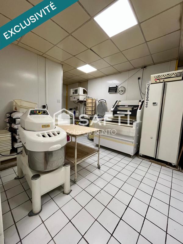 Local commercial - 200 m² - 11 pièces