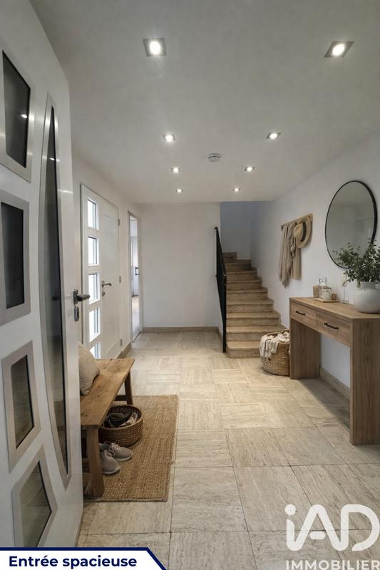 Maison - 180 m² - 11 pièces